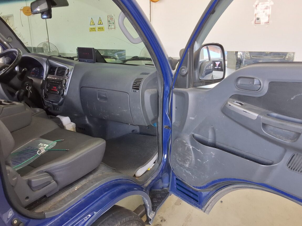 KIA THE NEW BONGO III CARGO 1 TON LPG KING CAB EXTRA LONG WHEELBASE GLS 2022 - zdjęcie 11