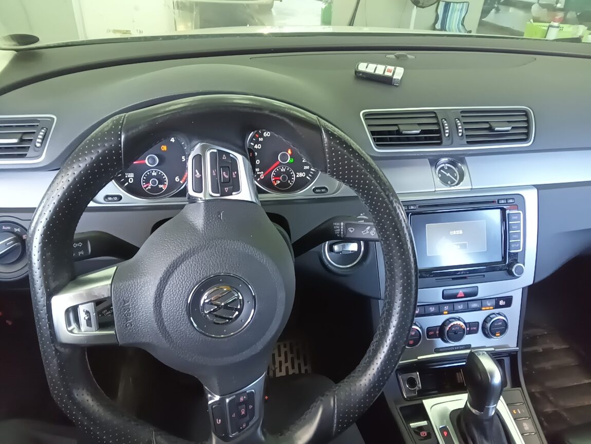 VOLKSWAGEN CC 2.0 TDI BLUEMOTION R LINE 2015 - zdjęcie 17