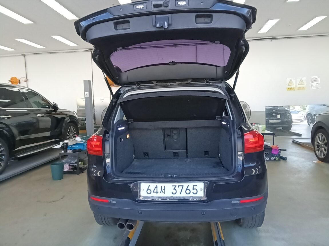 VOLKSWAGEN TIGUAN 2.0 TDI BLUEMOTION 2015 - zdjęcie 15