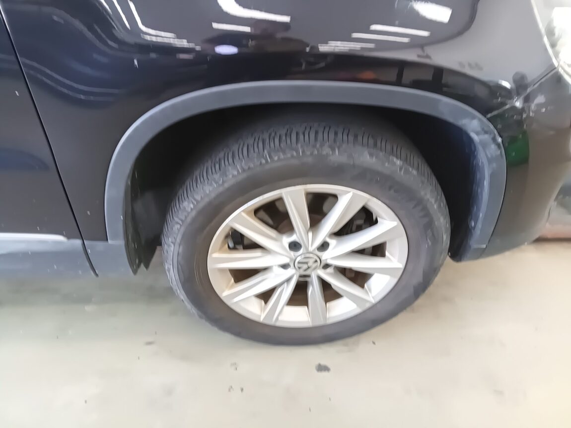 VOLKSWAGEN TIGUAN 2.0 TDI BLUEMOTION 2015 - zdjęcie 28