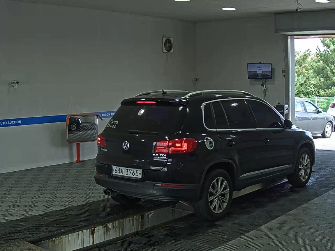 VOLKSWAGEN TIGUAN 2.0 TDI BLUEMOTION 2015 - zdjęcie 5