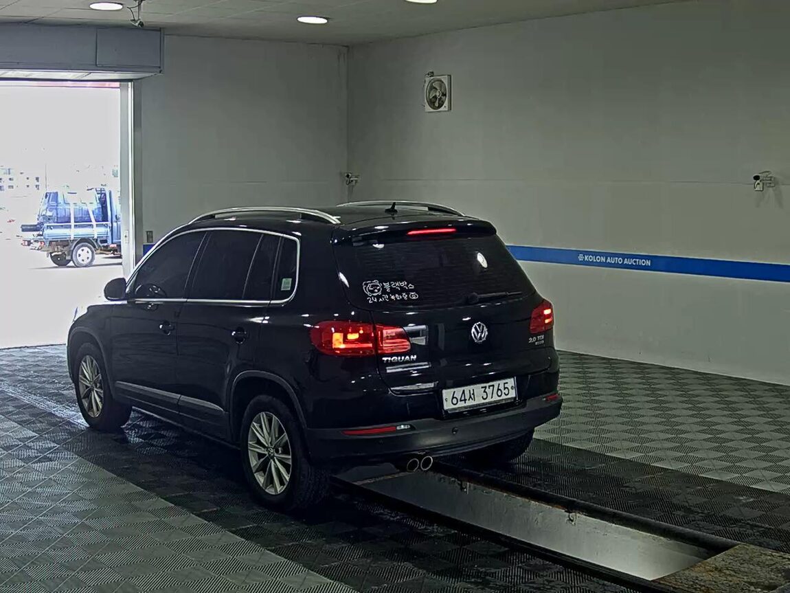VOLKSWAGEN TIGUAN 2.0 TDI BLUEMOTION 2015 - zdjęcie 6