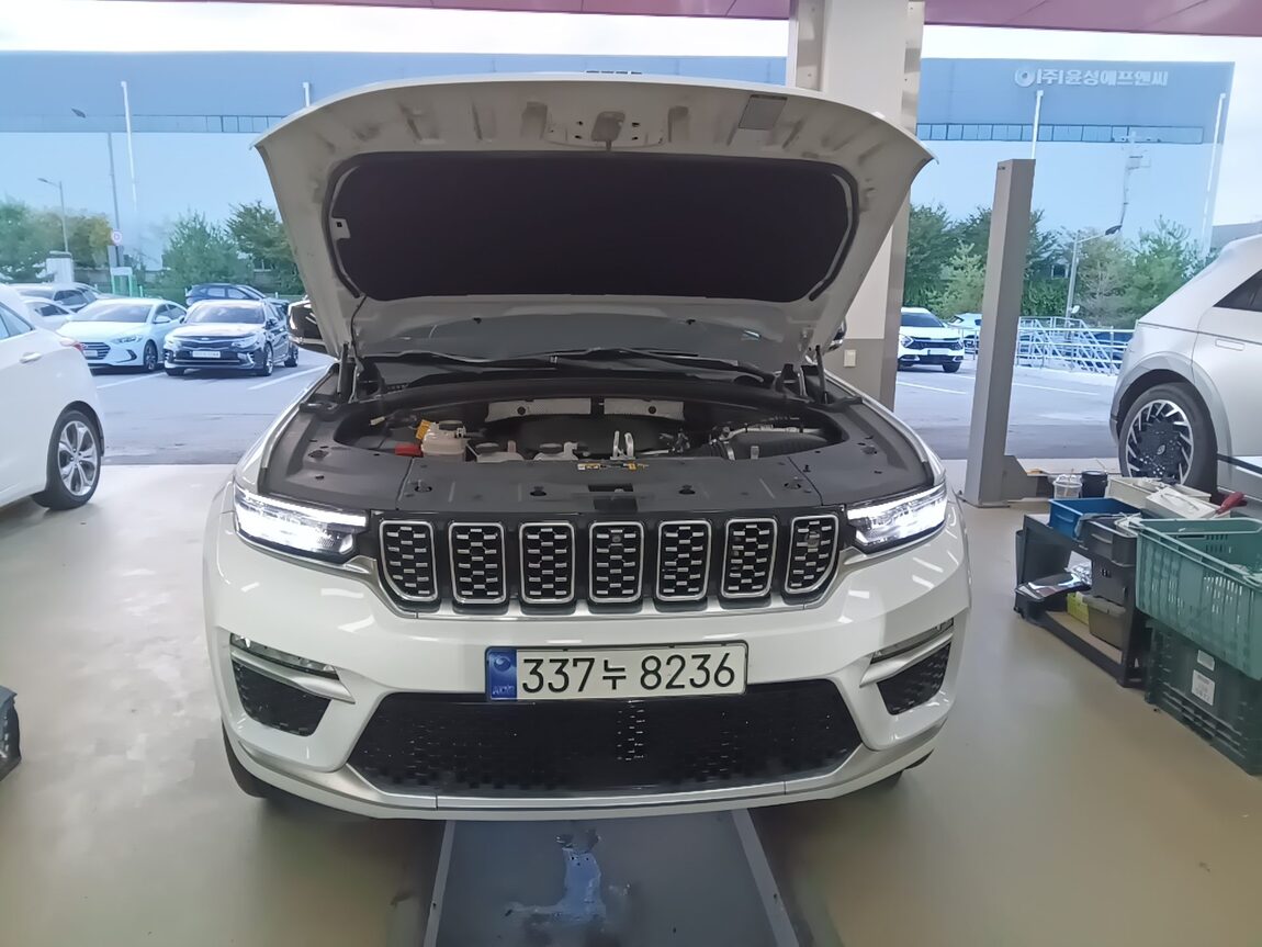 JEEP GRAND CHEROKEE (WL) 2.0 4xe SUMMIT RESERVE 2023 - zdjęcie 24