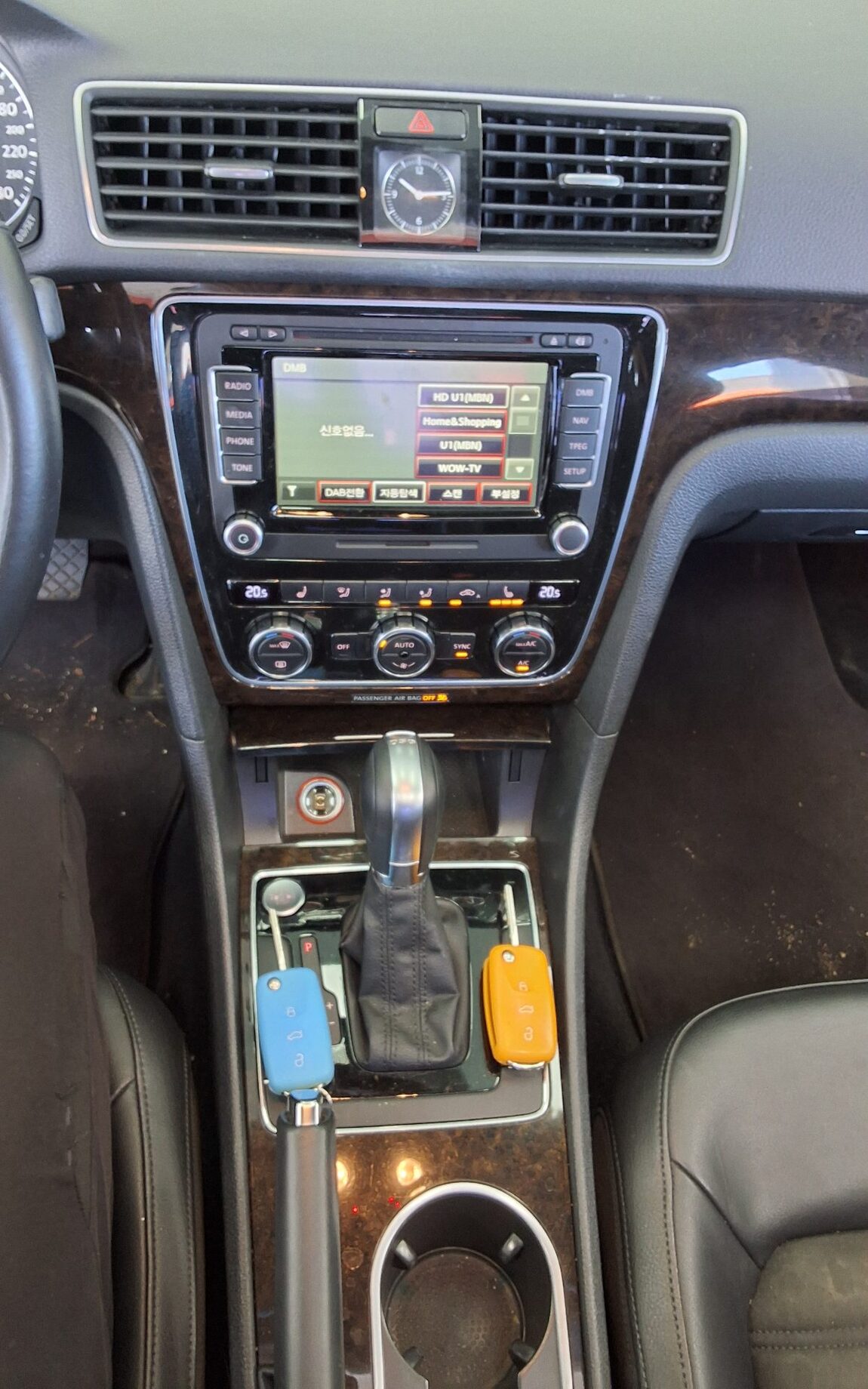 VOLKSWAGEN THE NEW PASSAT (7TH GEN) 2.0 TDI 2014 - zdjęcie 18