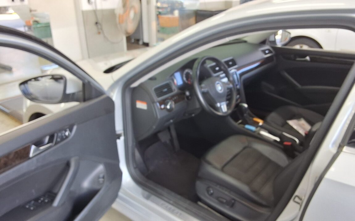 VOLKSWAGEN THE NEW PASSAT (7TH GEN) 2.0 TDI 2014 - zdjęcie 10