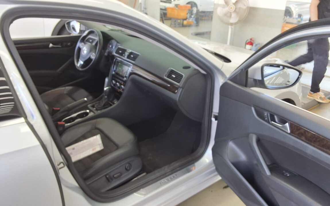 VOLKSWAGEN THE NEW PASSAT (7TH GEN) 2.0 TDI 2014 - zdjęcie 14