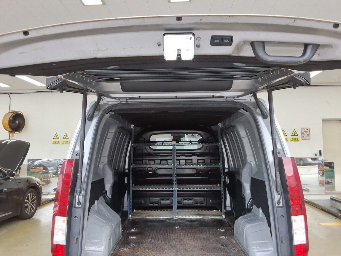 HYUNDAI STARIA 2.2 DIESEL CARGO 3-SEATER MODERN 2022 - zdjęcie 15