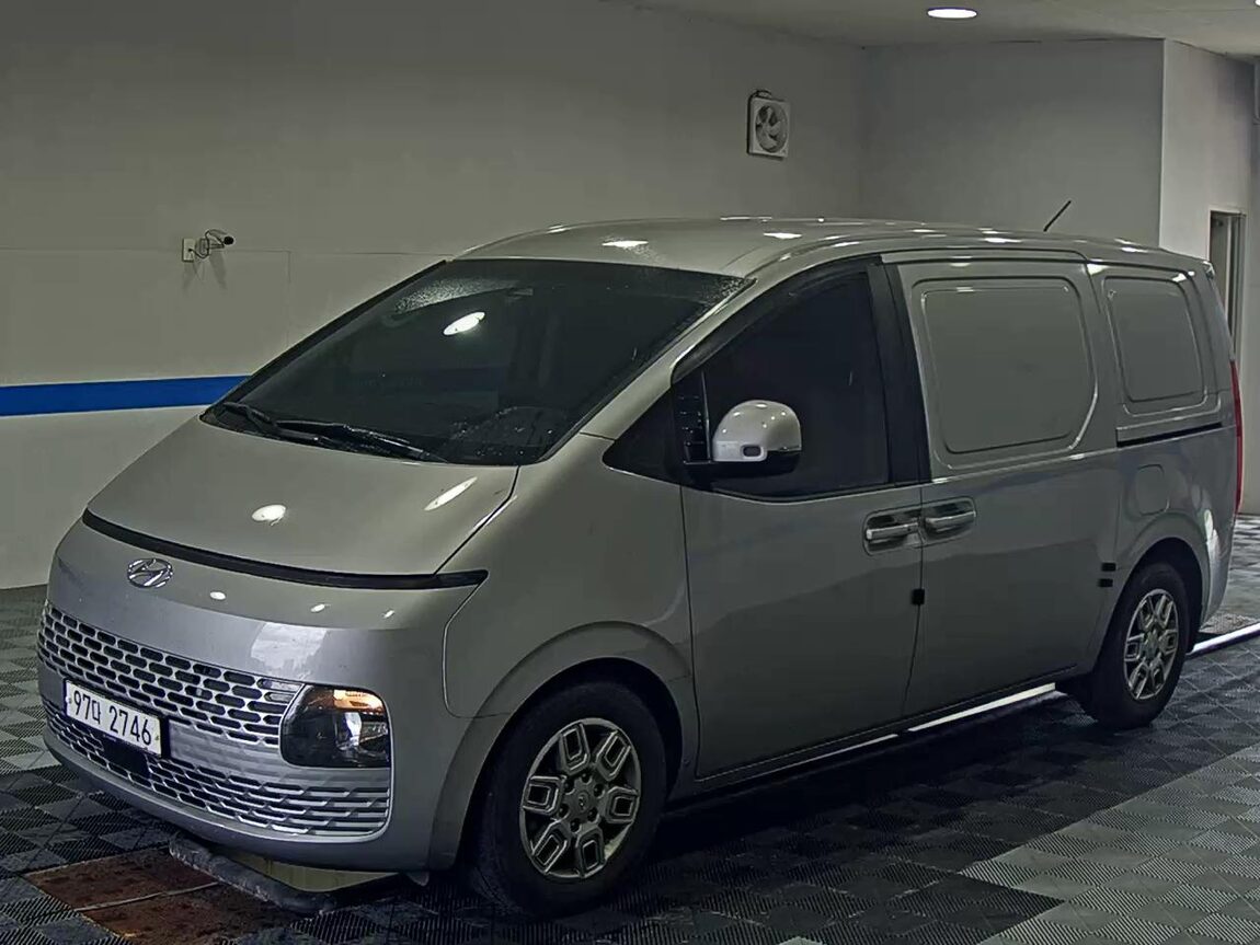 HYUNDAI STARIA 2.2 DIESEL CARGO 3-SEATER MODERN 2022 - zdjęcie 2