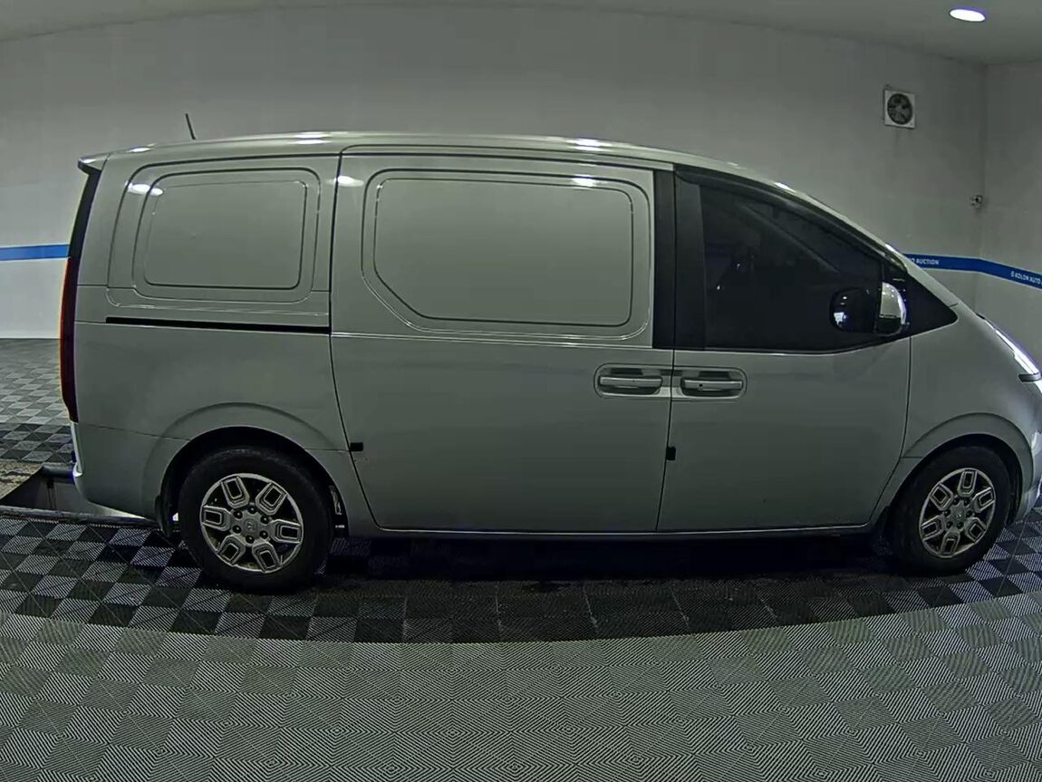 HYUNDAI STARIA 2.2 DIESEL CARGO 3-SEATER MODERN 2022 - zdjęcie 4