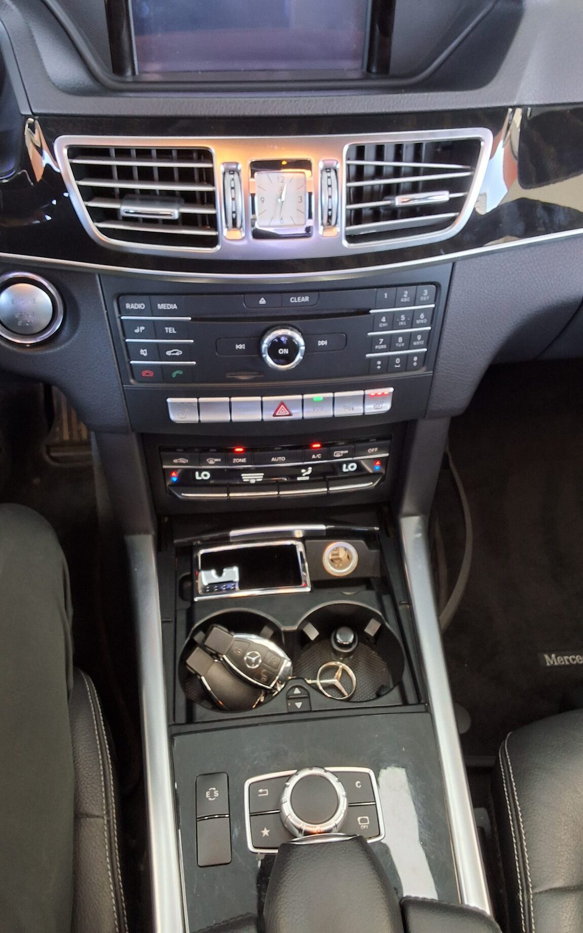 MERCEDES-BENZ E-CLASS (4TH GEN) E220 CDI AVANTGARDE 2016 - zdjęcie 18