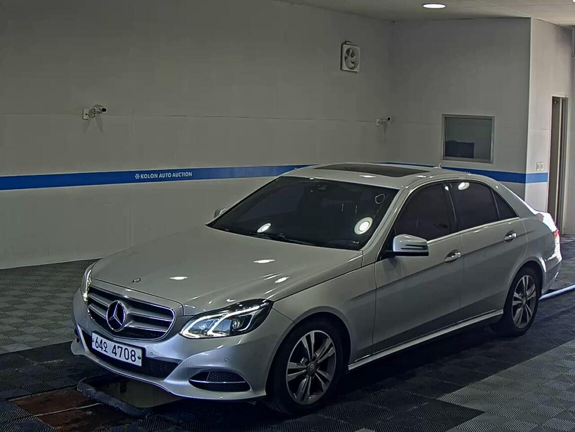 MERCEDES-BENZ E-CLASS (4TH GEN) E220 CDI AVANTGARDE 2016 - zdjęcie 2