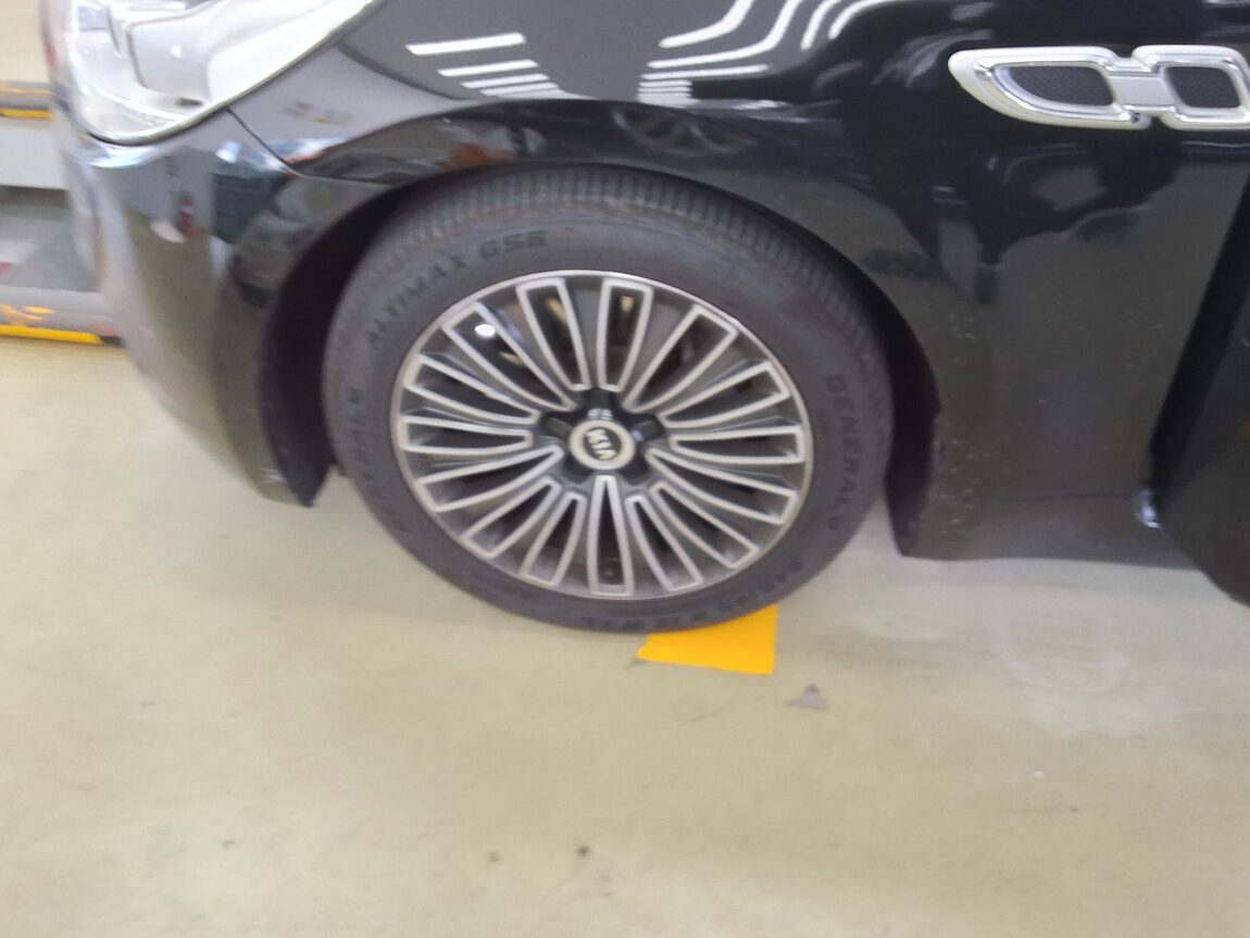 KIA K9 (KH) 3.8 GDI PRESTIGE SPECIAL 2013 - zdjęcie 22