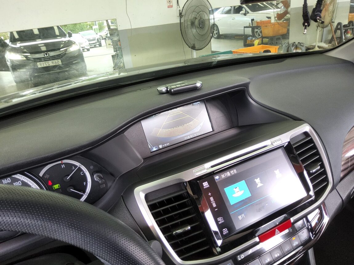 HONDA ACCORD (9TH GEN) 2.4 EX-L 2017 - zdjęcie 17