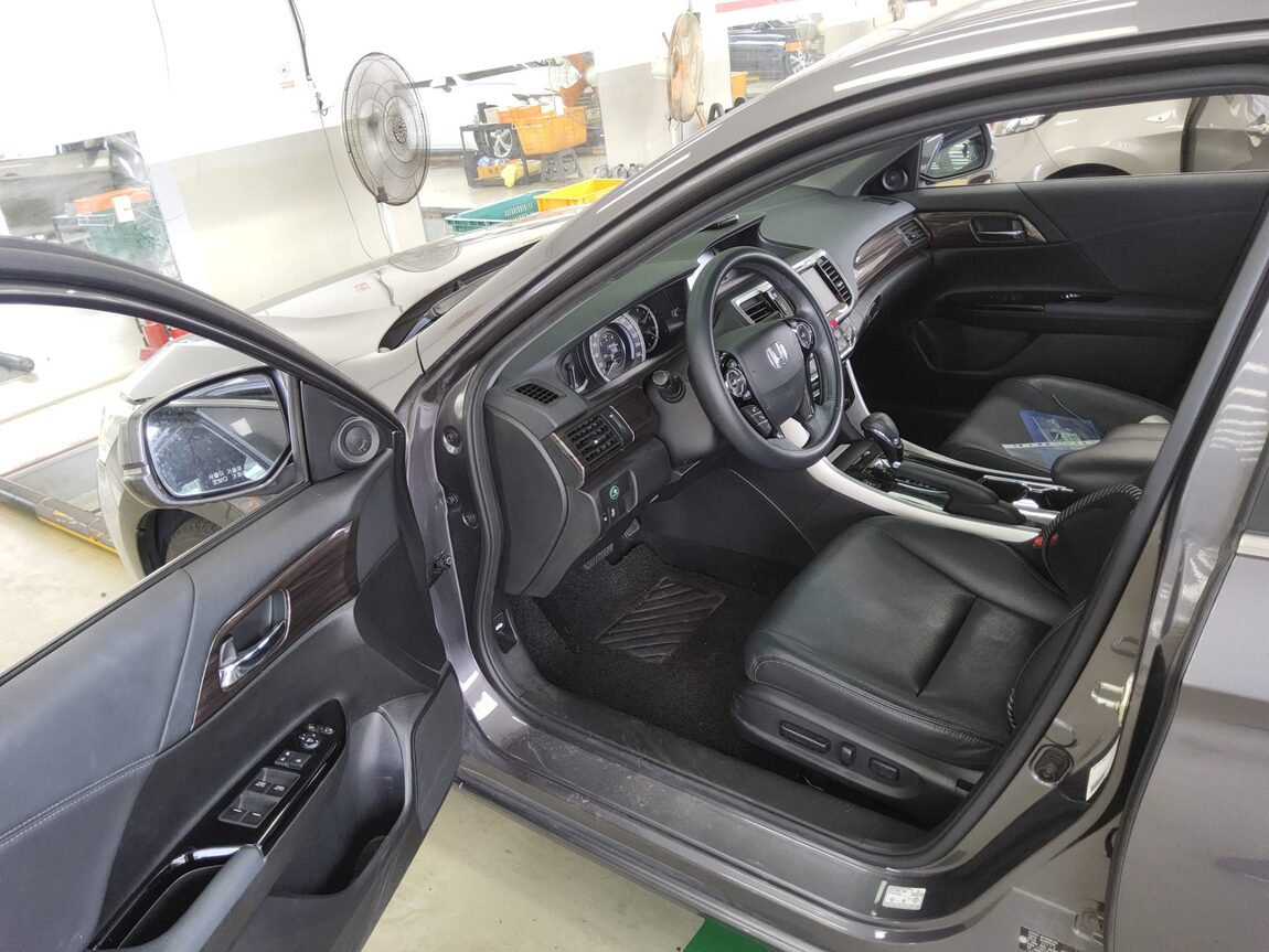 HONDA ACCORD (9TH GEN) 2.4 EX-L 2017 - zdjęcie 10