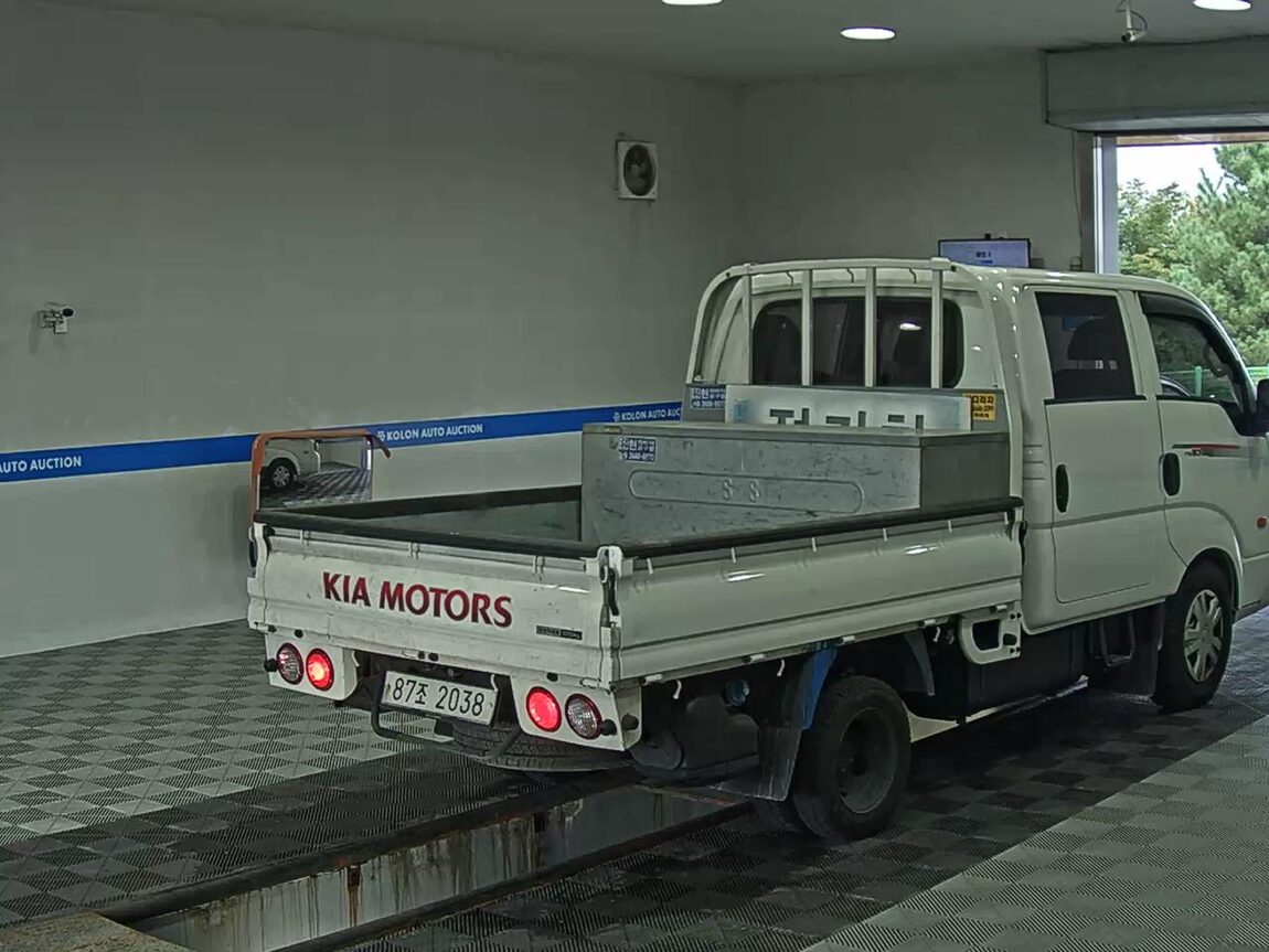 KIA THE NEW BONGO III CARGO 1 TON DOUBLE CAB EXTRA LONG WHEELBASE L 2020 - zdjęcie 5