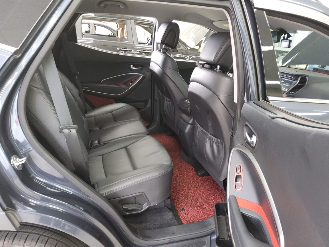 HYUNDAI SANTA FE THE PRIME DIESEL R2.0 2WD VALUE PLUS 2018 - zdjęcie 13
