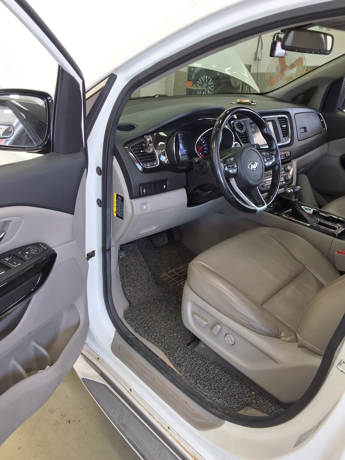 KIA THE NEW CARNIVAL 9-SEATER DIESEL PRESTIGE 2019 - zdjęcie 10