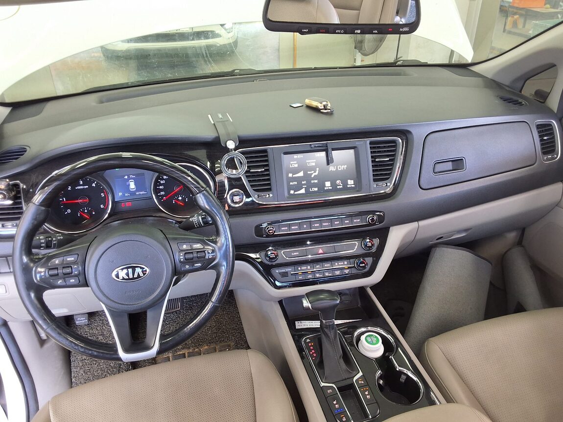 KIA THE NEW CARNIVAL 9-SEATER DIESEL PRESTIGE 2019 - zdjęcie 11