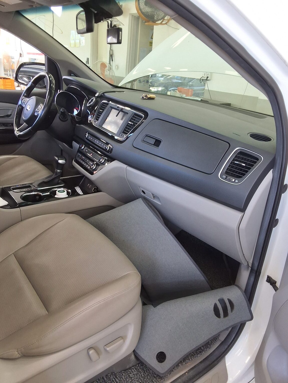 KIA THE NEW CARNIVAL 9-SEATER DIESEL PRESTIGE 2019 - zdjęcie 14