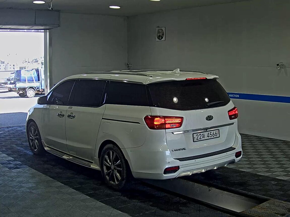 KIA THE NEW CARNIVAL 9-SEATER DIESEL PRESTIGE 2019 - zdjęcie 6