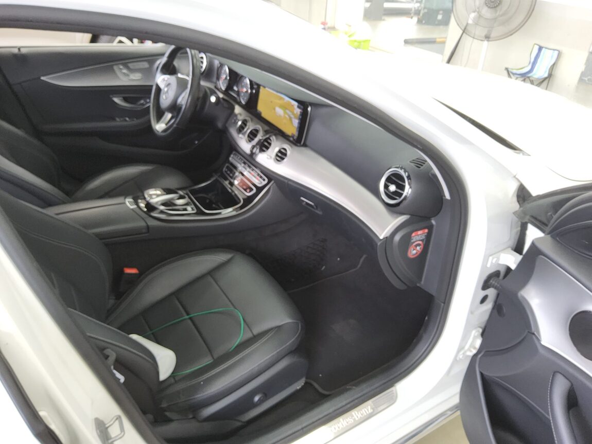 MERCEDES-BENZ E-CLASS (5TH GEN) E200 AVANTGARDE 2017 - zdjęcie 14