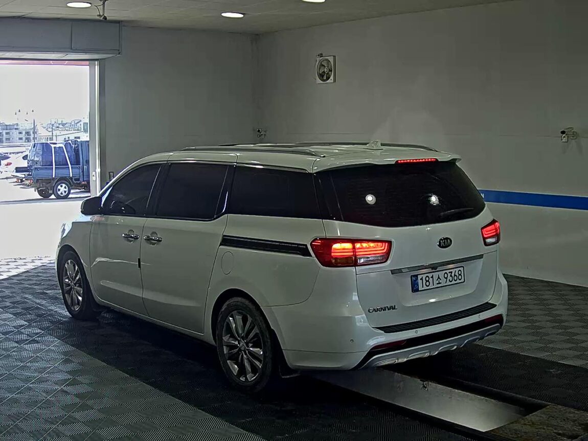 KIA ALL NEW CARNIVAL 9-SEATER DIESEL PRESTIGE 2016 - zdjęcie 6