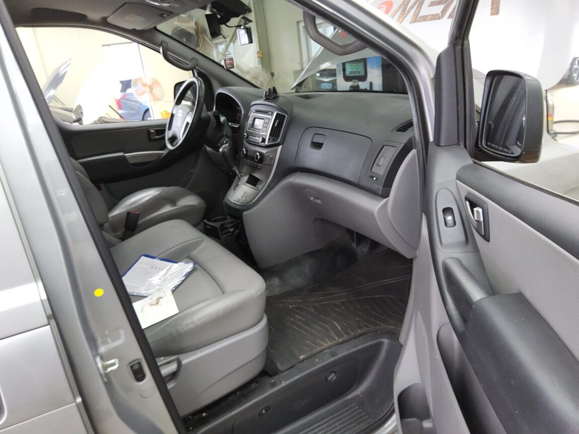 HYUNDAI THE NEW GRAND STAREX 3-SEATER DIESEL VAN SMART 2020 - zdjęcie 14