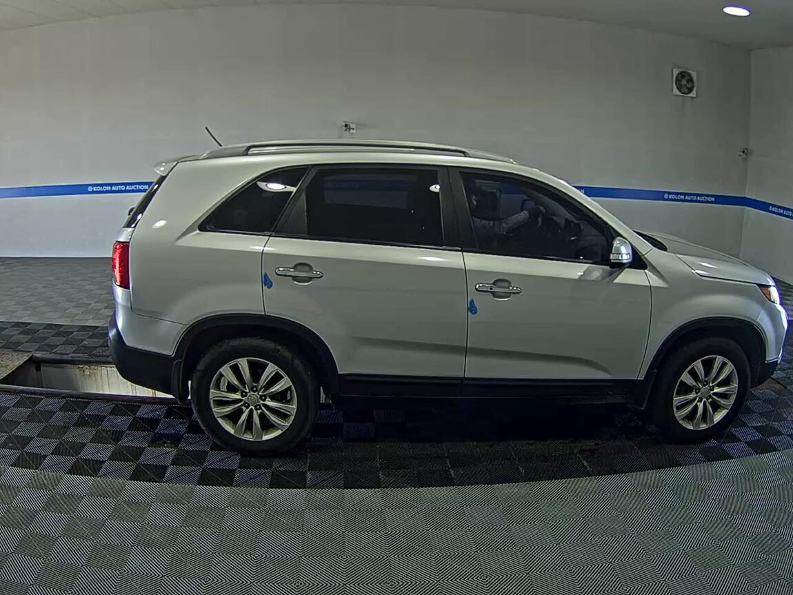 KIA SORENTO R DIESEL 2.2 2WD TLX PREMIUM 2010 - zdjęcie 4