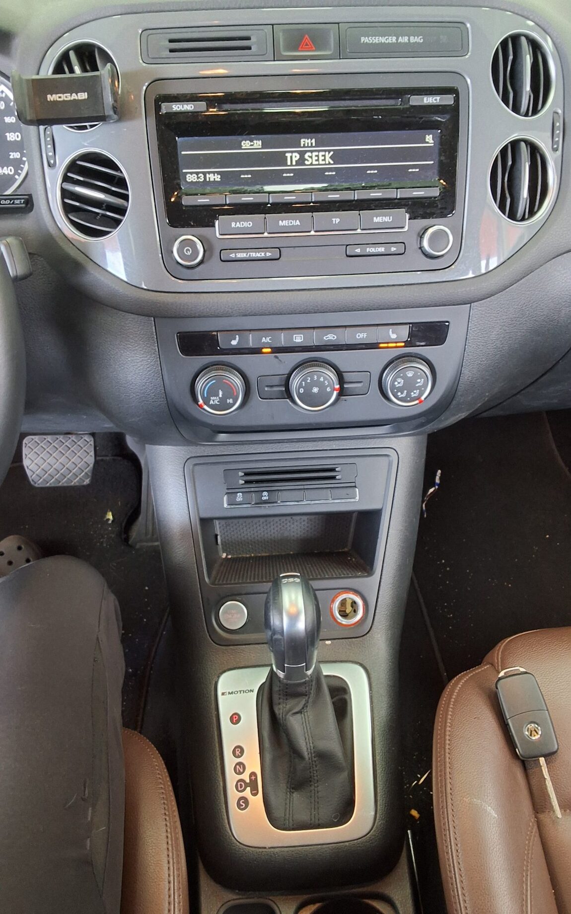 VOLKSWAGEN TIGUAN 2.0 TDI BLUEMOTION 2016 - zdjęcie 18