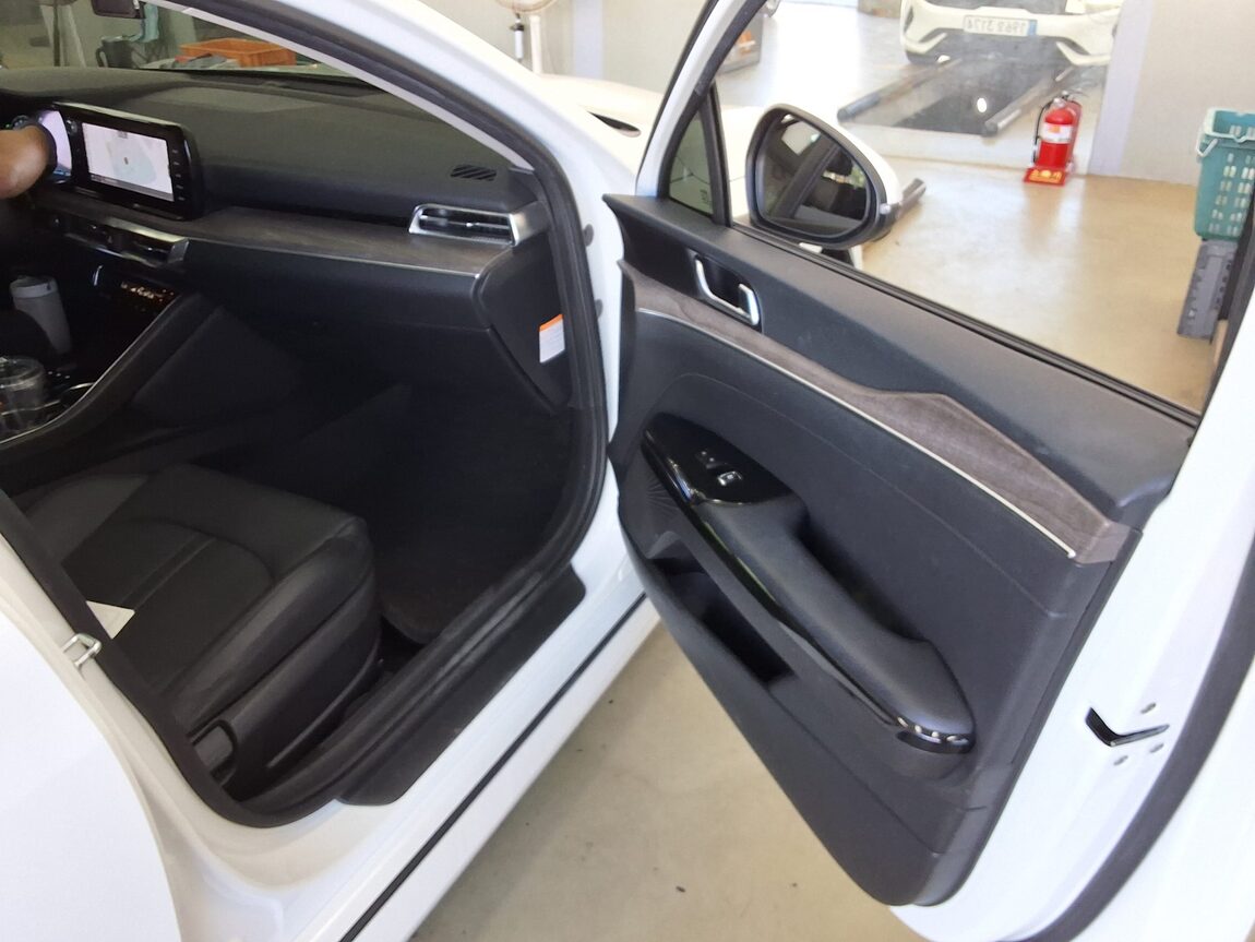 KIA NEW K5 HYBRID (DL3) 2.0 HEV NOBLESSE 2021 - zdjęcie 14