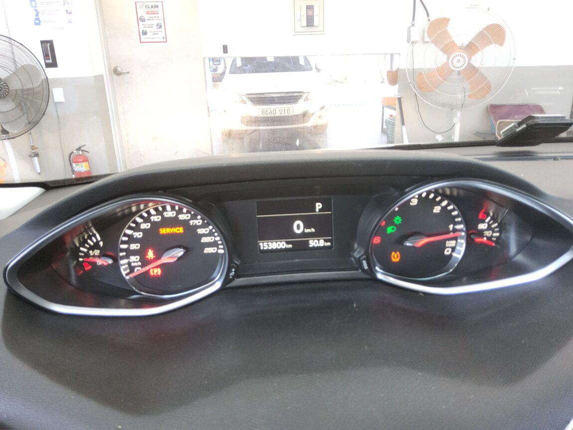 PEUGEOT 308 (2ND GEN) SW 1.6 BlueHDi ALLURE 2016 - zdjęcie 9