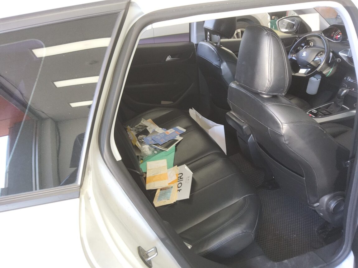 PEUGEOT 308 (2ND GEN) SW 1.6 BlueHDi ALLURE 2016 - zdjęcie 13