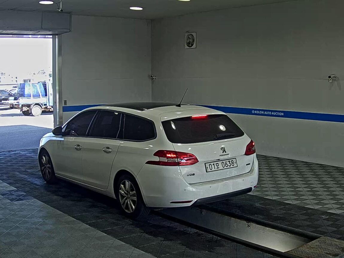 PEUGEOT 308 (2ND GEN) SW 1.6 BlueHDi ALLURE 2016 - zdjęcie 6
