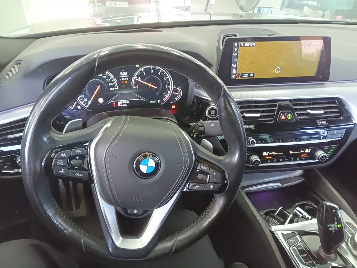 BMW 5 SERIES (7TH GEN) 530i xDRIVE M SPORT PACK 2018 - zdjęcie 19