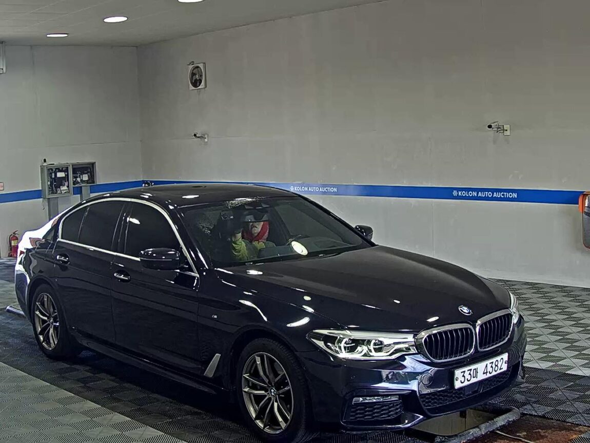 BMW 5 SERIES (7TH GEN) 530i xDRIVE M SPORT PACK 2018 - zdjęcie 3