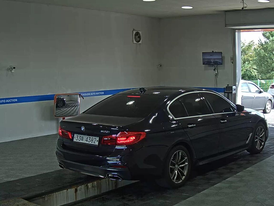 BMW 5 SERIES (7TH GEN) 530i xDRIVE M SPORT PACK 2018 - zdjęcie 5