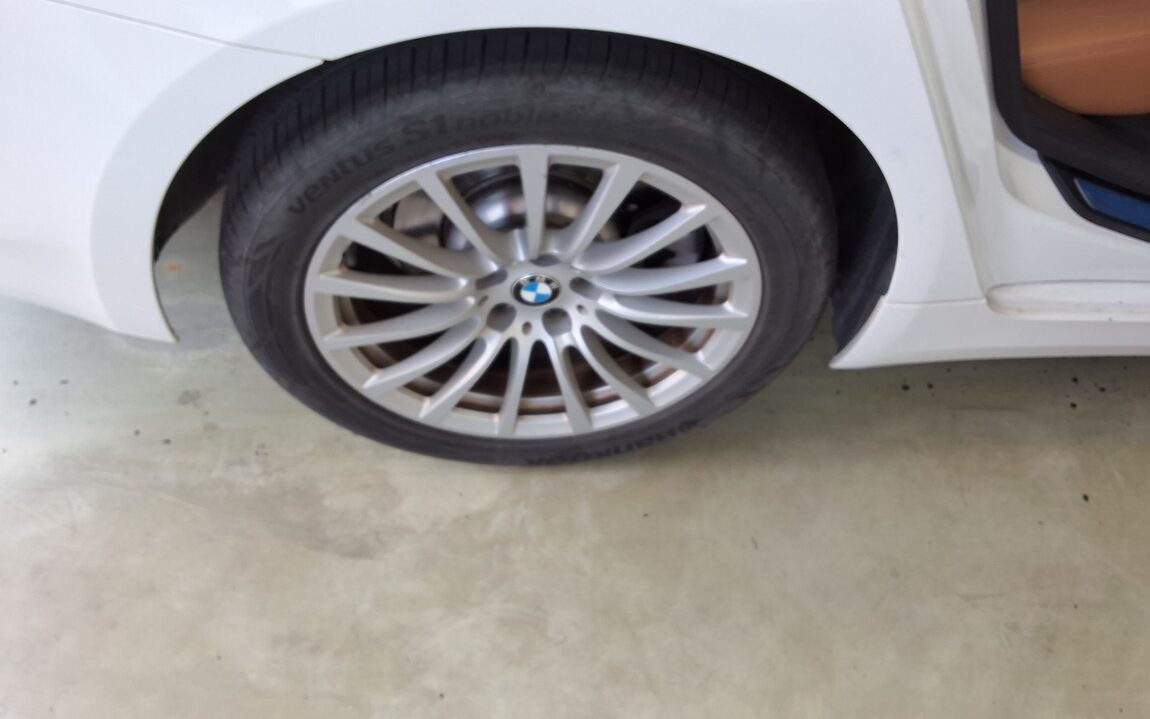 BMW 5 SERIES (7TH GEN) 520i LUXURY 2020 - zdjęcie 29