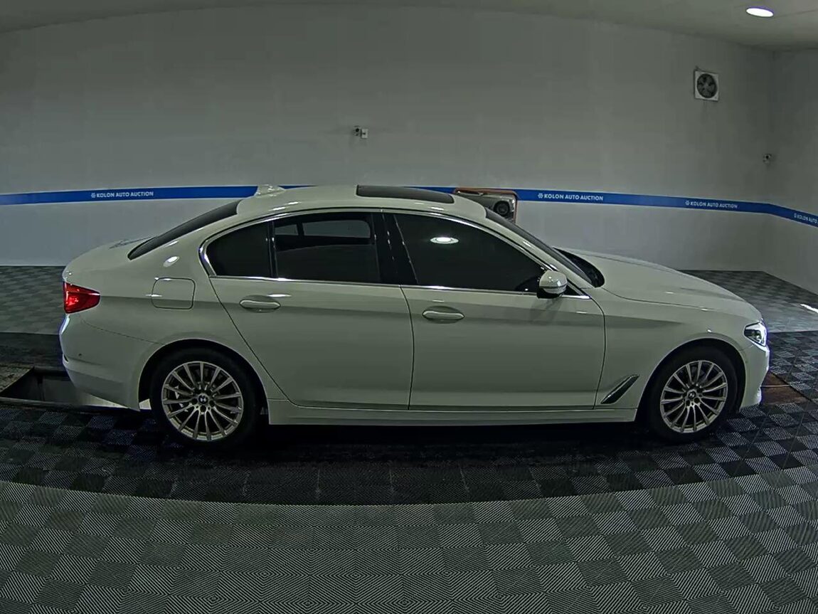BMW 5 SERIES (7TH GEN) 520i LUXURY 2020 - zdjęcie 4