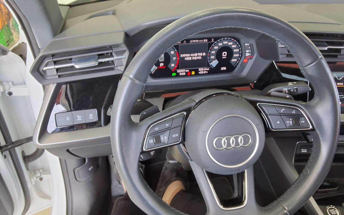 AUDI A3 (4TH GEN) 40 TFSI 2023 - zdjęcie 17