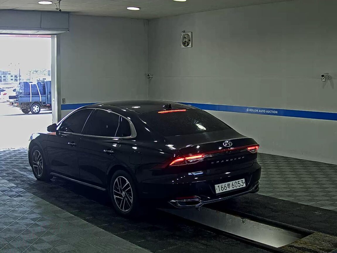 HYUNDAI THE NEW GRANDEUR IG GASOLINE 2.5 PREMIUM CHOICE 2020 - zdjęcie 6