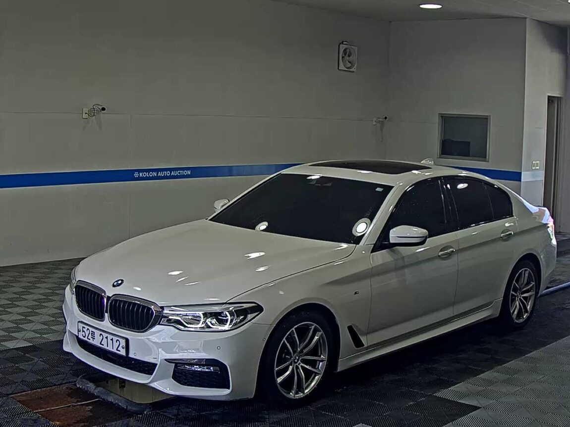 BMW 5 SERIES (7TH GEN) 520d M SPORT PACK 2017 - zdjęcie 2