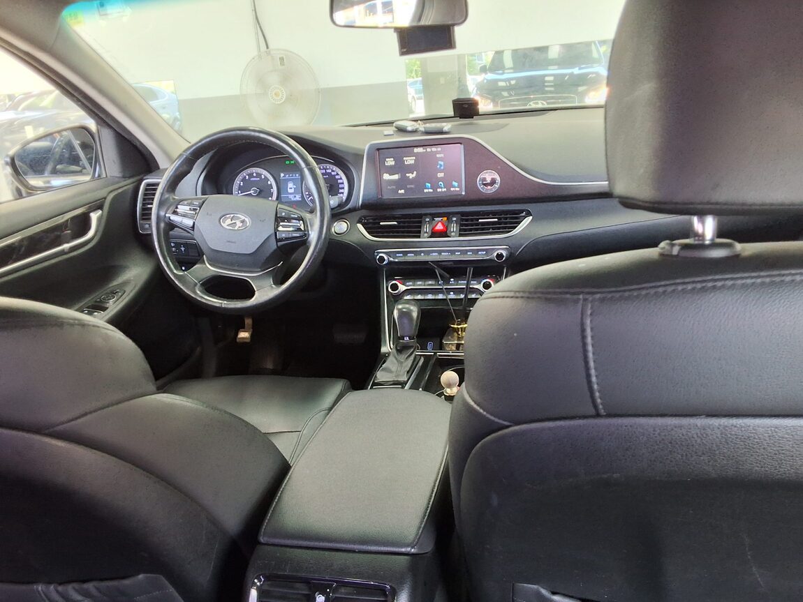 HYUNDAI GRANDEUR IG 3.0 LPi RENTAL CAR MODERN BASIC 2017 - zdjęcie 11