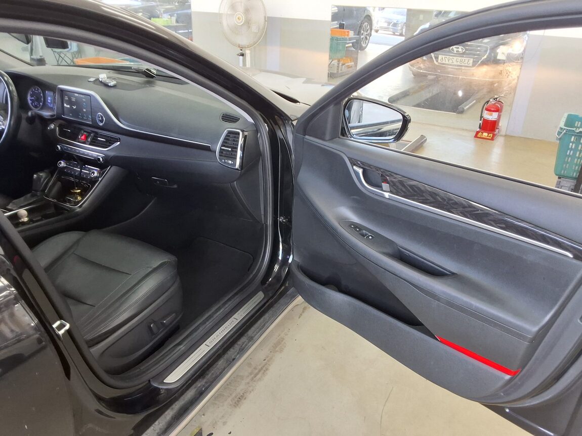 HYUNDAI GRANDEUR IG 3.0 LPi RENTAL CAR MODERN BASIC 2017 - zdjęcie 14
