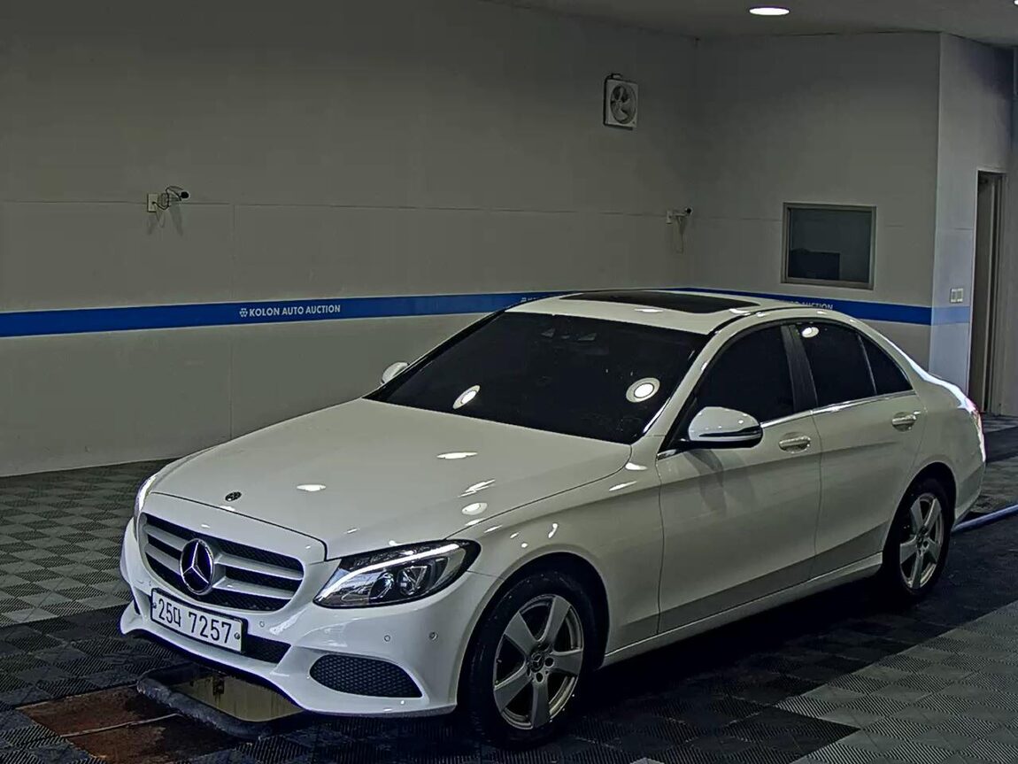 MERCEDES-BENZ C-CLASS (4TH GEN) C200 2018 - zdjęcie 2