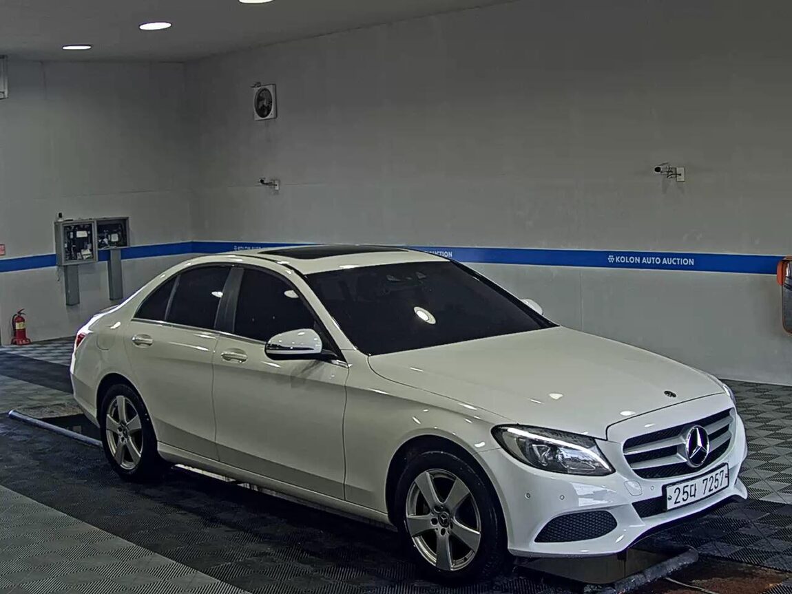 MERCEDES-BENZ C-CLASS (4TH GEN) C200 2018 - zdjęcie 3