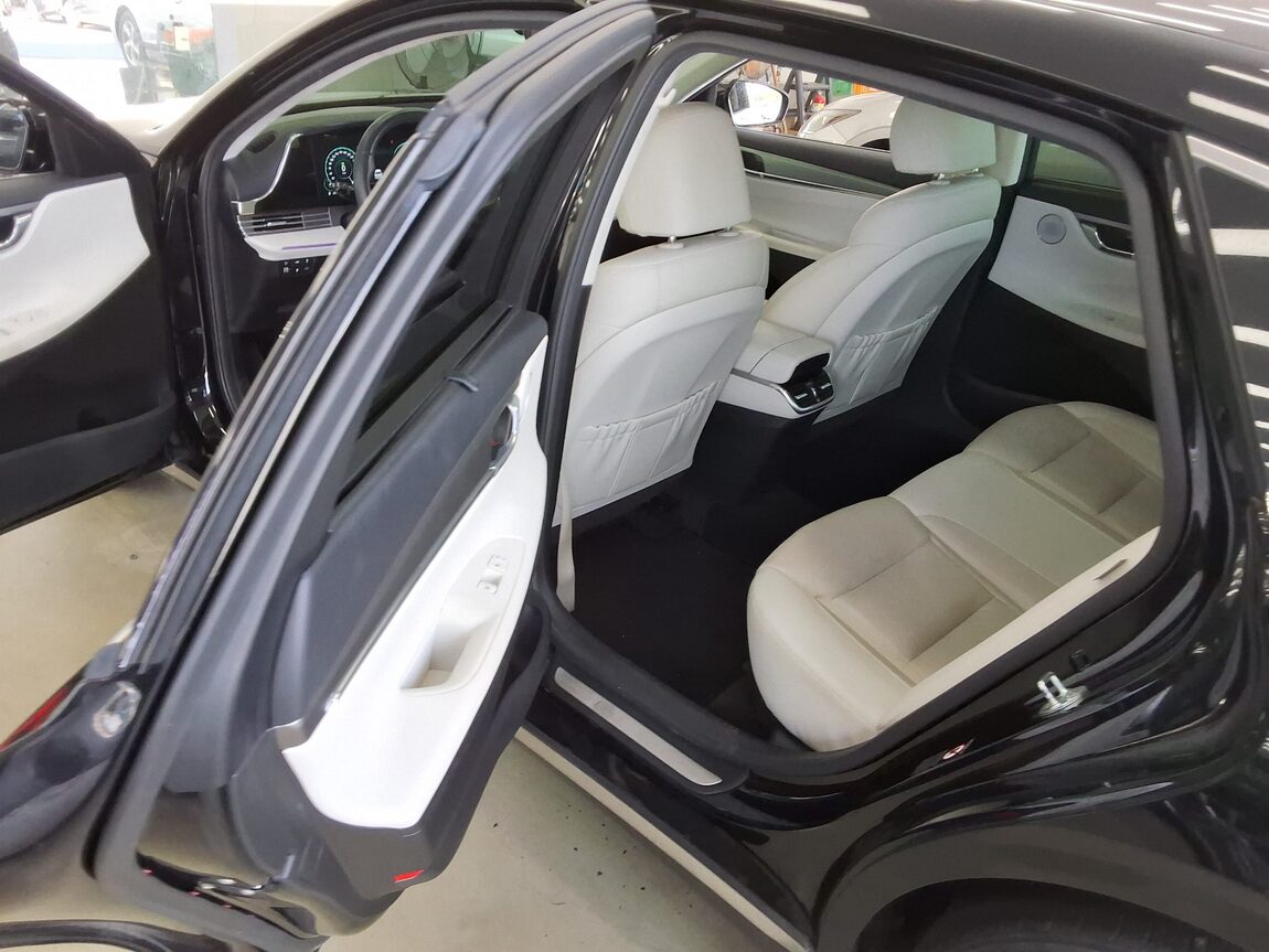 HYUNDAI THE NEW GRANDEUR IG HYBRID 2.4 HEV LE BLANC 2023 - zdjęcie 12
