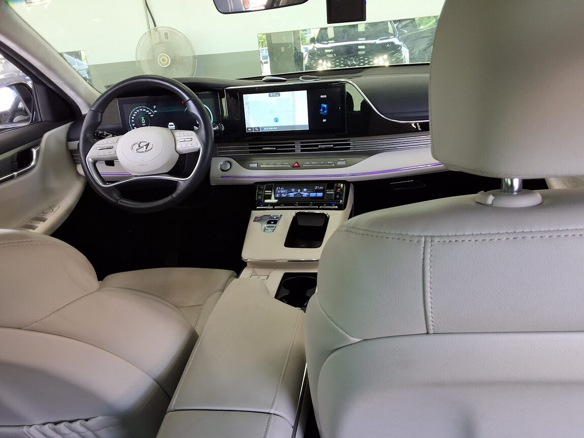 HYUNDAI THE NEW GRANDEUR IG HYBRID 2.4 HEV LE BLANC 2023 - zdjęcie 11