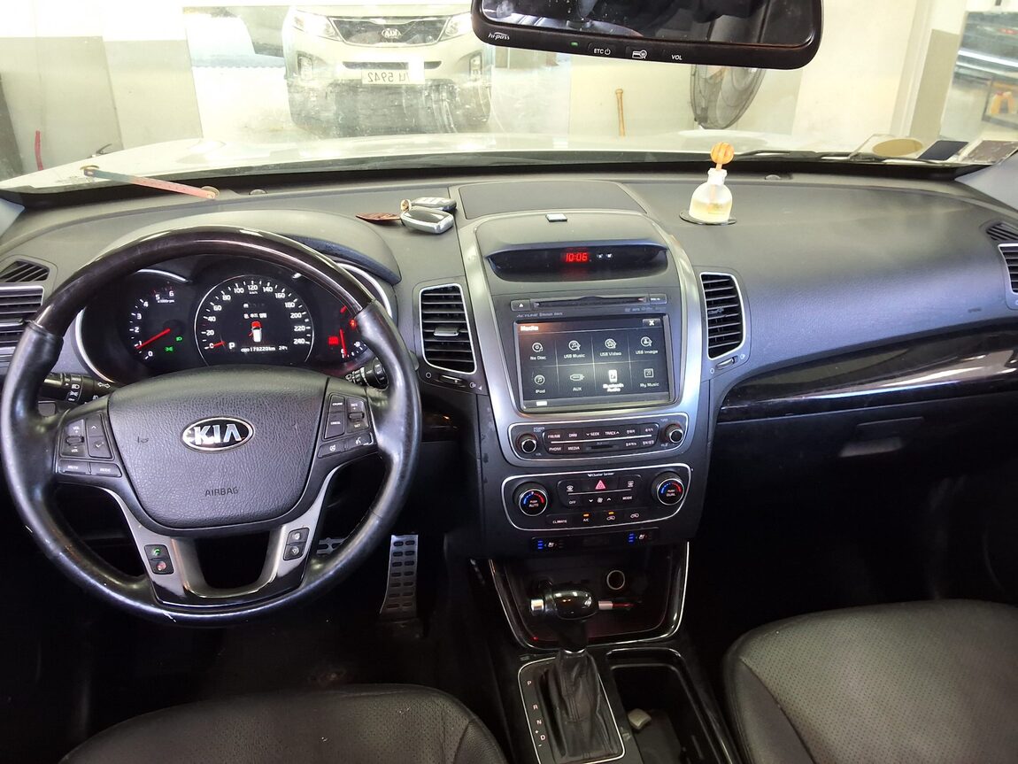 KIA NEW SORENTO R R2.0 2WD PRESTIGE 2014 - zdjęcie 11