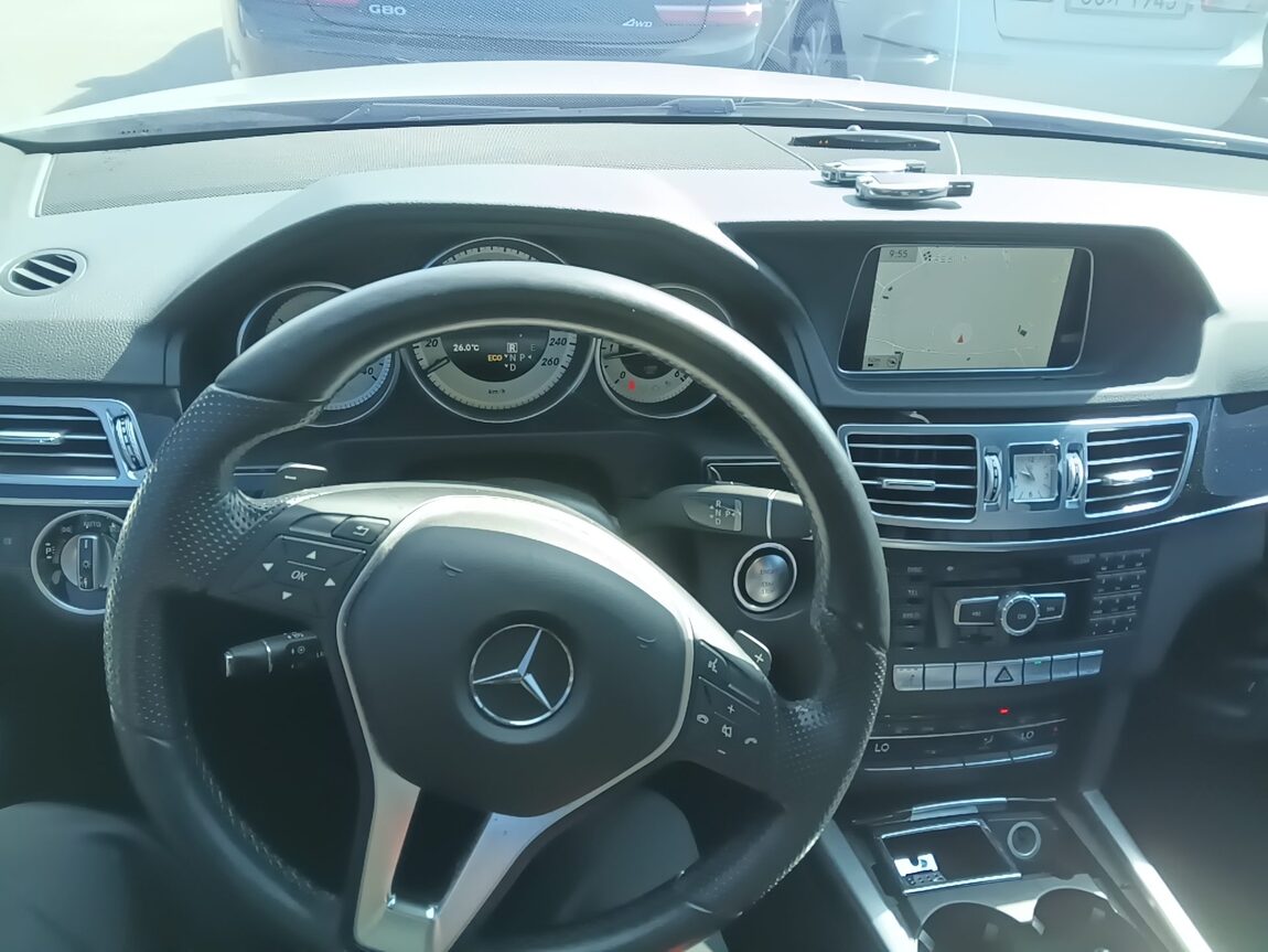 MERCEDES-BENZ E-CLASS (4TH GEN) E250 CDI 4MATIC 2014 - zdjęcie 17