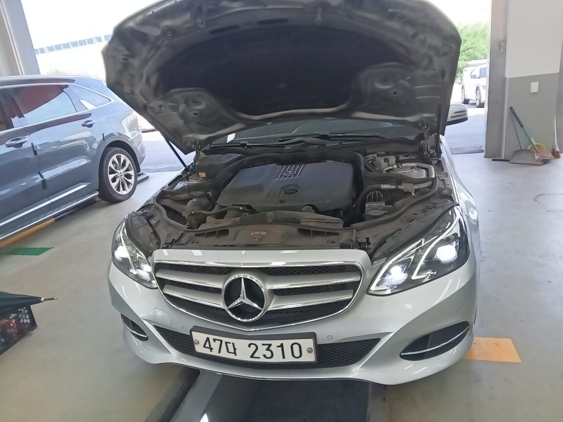 MERCEDES-BENZ E-CLASS (4TH GEN) E250 CDI 4MATIC 2014 - zdjęcie 18